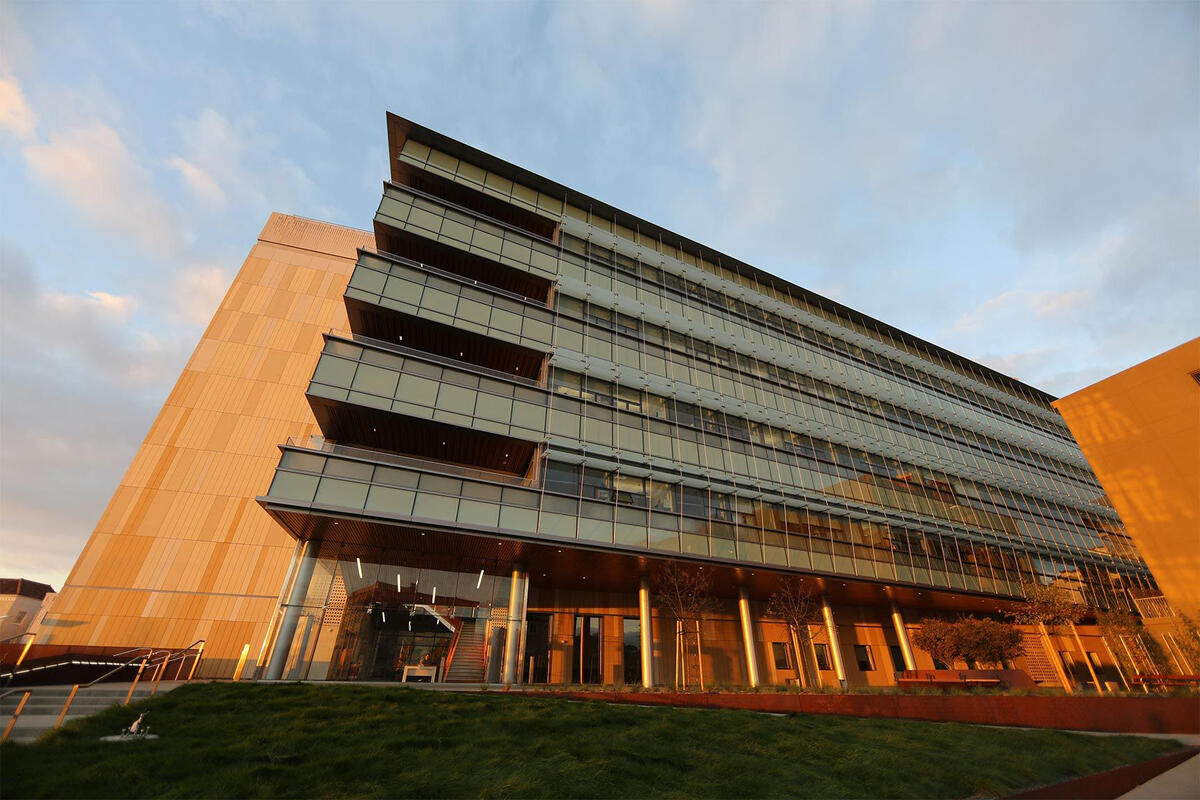 The outside of the Innovative Genomics Institute