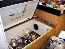 New Brunswick Scientific Model G-25R Shaker Table Incubator